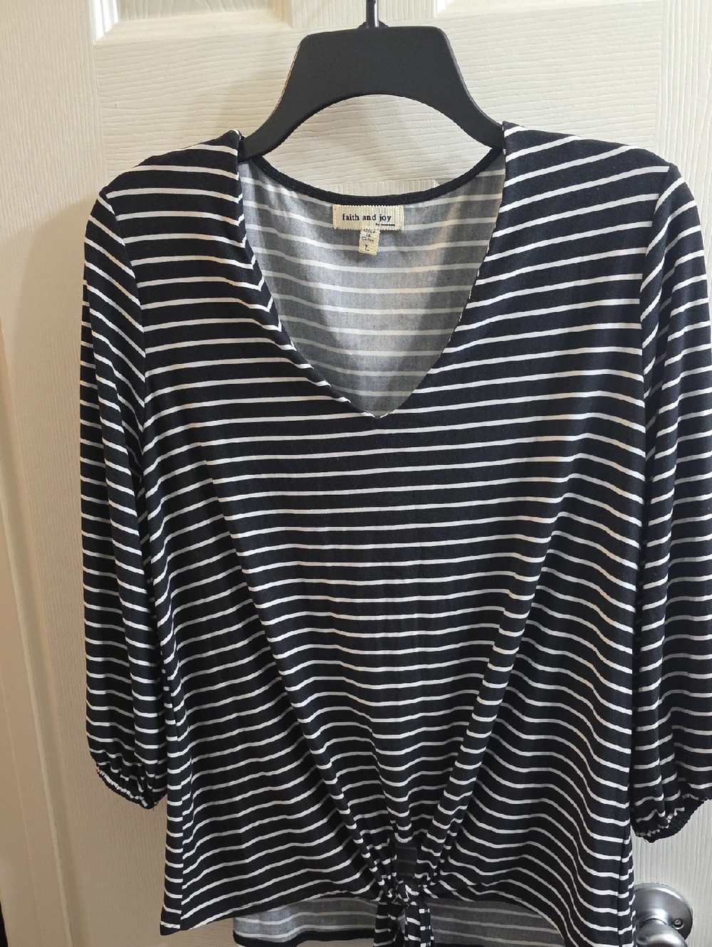 Faith and Joy Black & White Striped V-Neck Tie-Front Tunic Size L